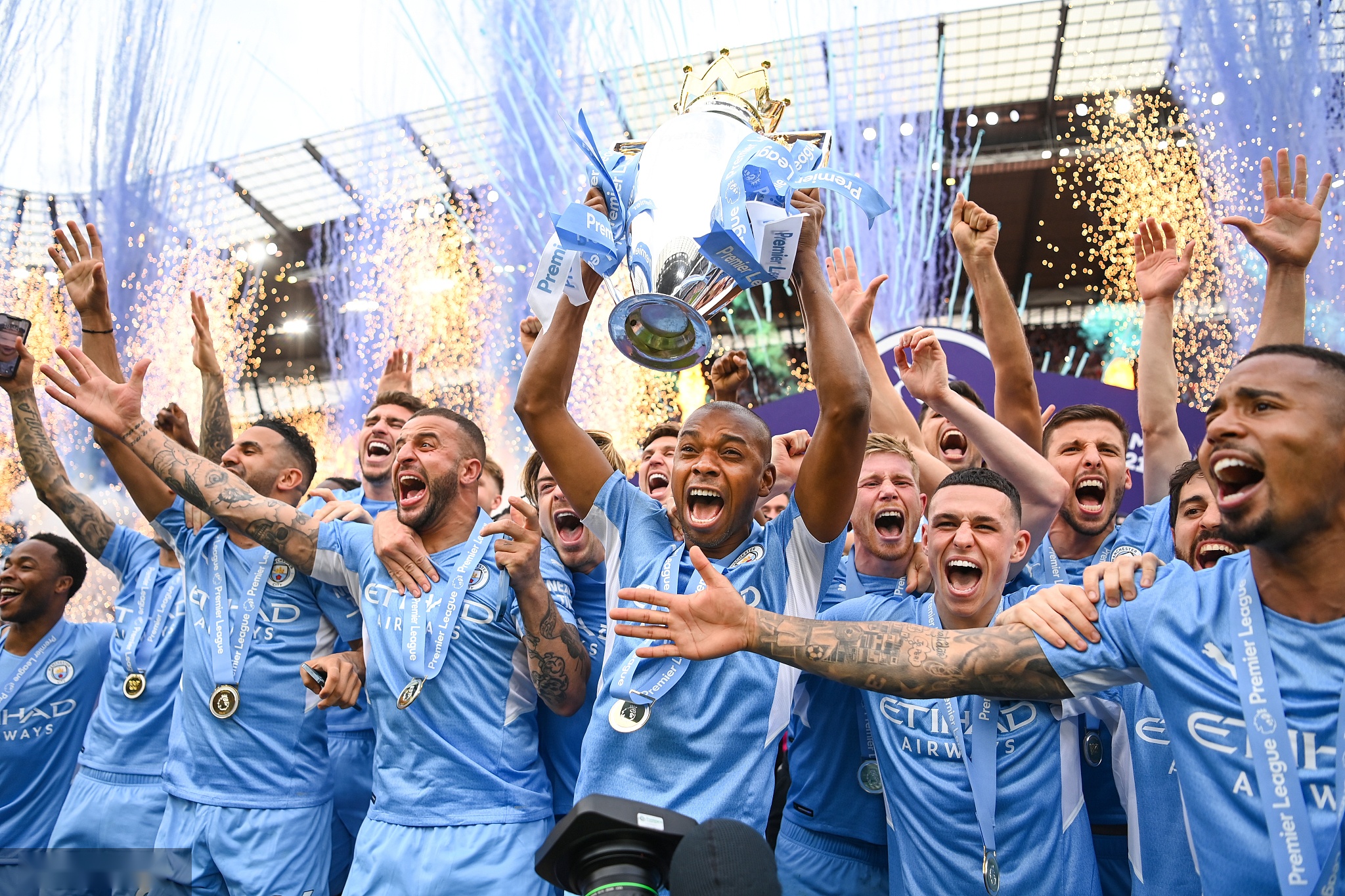 育交织的世 育交织的世